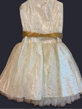 Jessica McClintock Ivory Tulle Prom Dress with Gold Sash